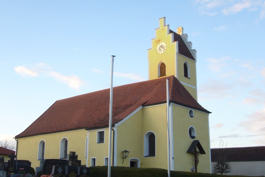 Kirche Ramsdorf aussen